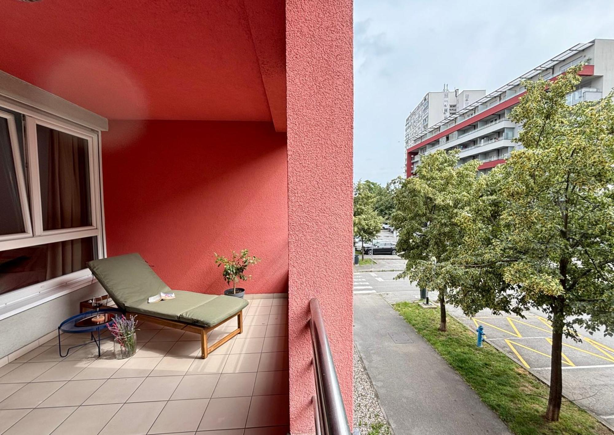 Terrace Bliss With Free Garage Appartement